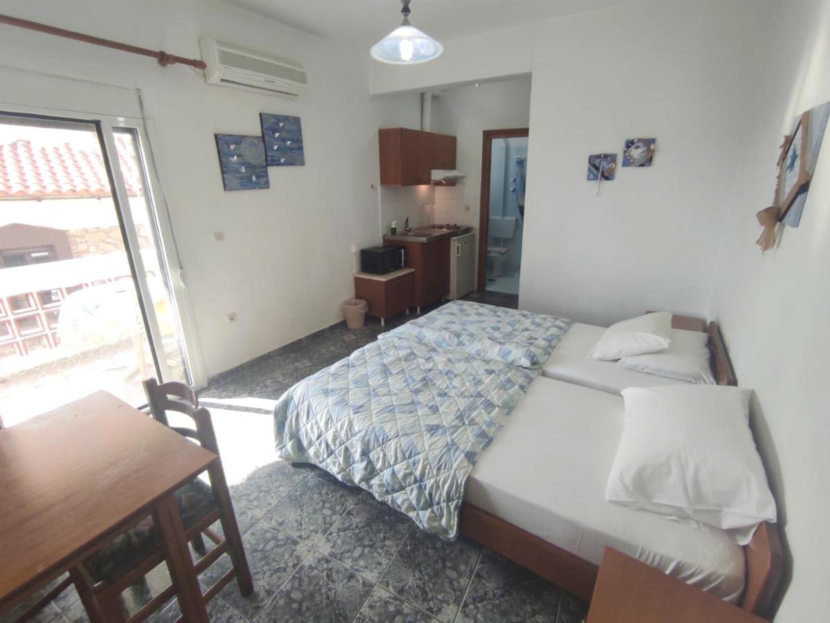Peristerianos Apartments Nea Skioni Luaran gambar
