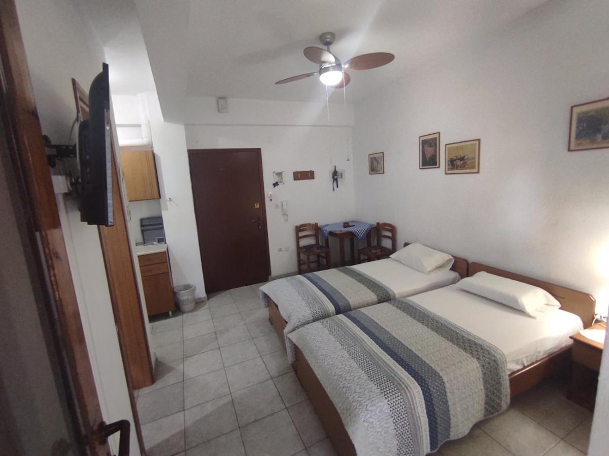 Peristerianos Apartments Nea Skioni Luaran gambar