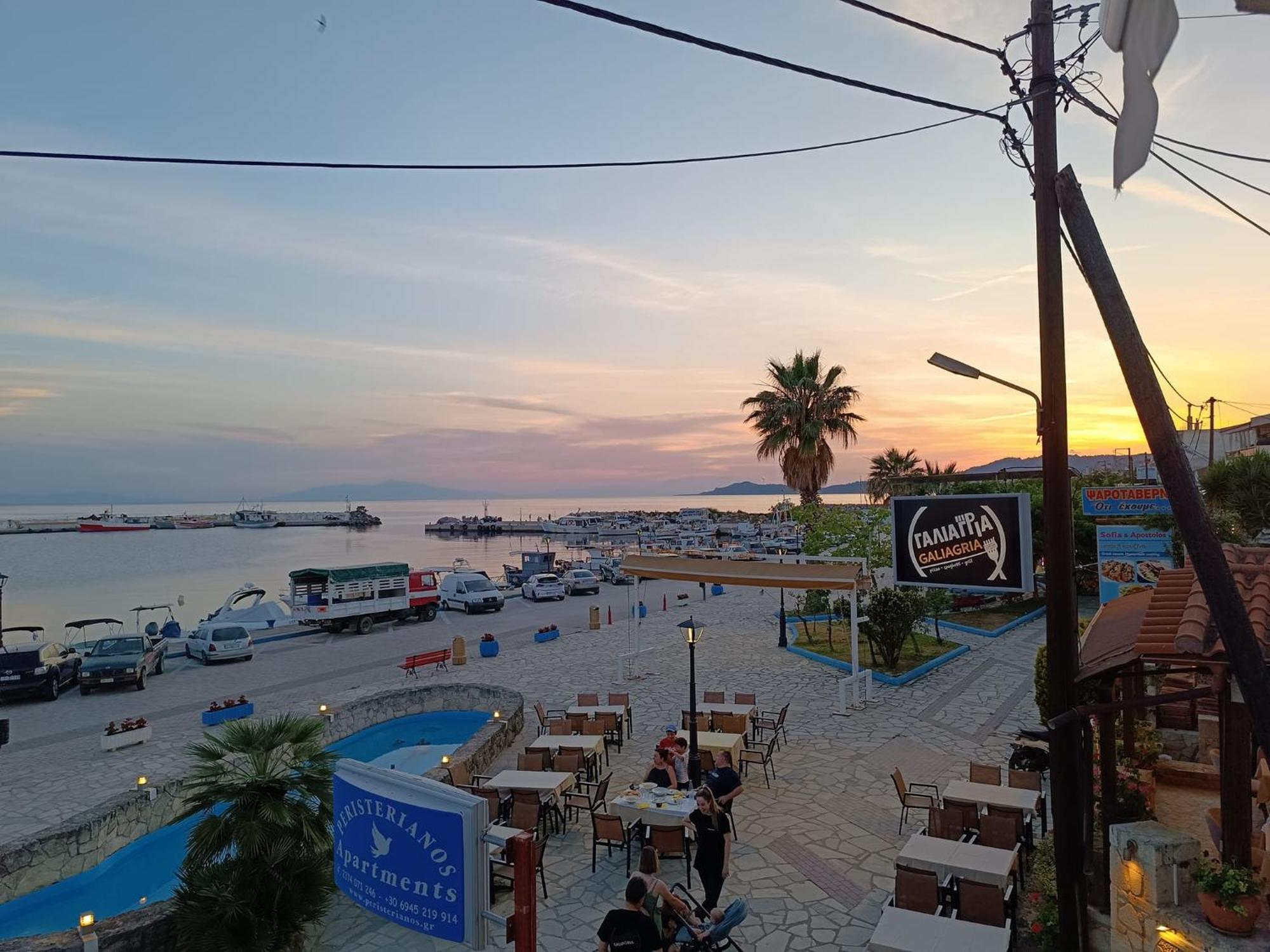 Peristerianos Apartments Nea Skioni Luaran gambar