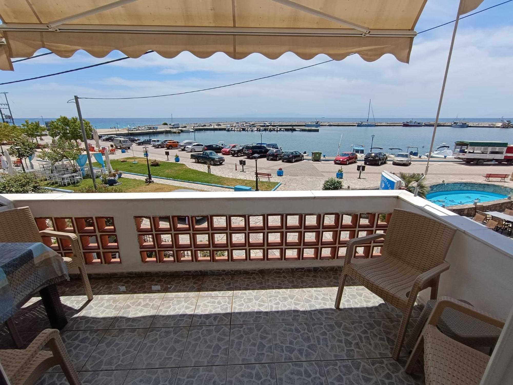 Peristerianos Apartments Nea Skioni Luaran gambar