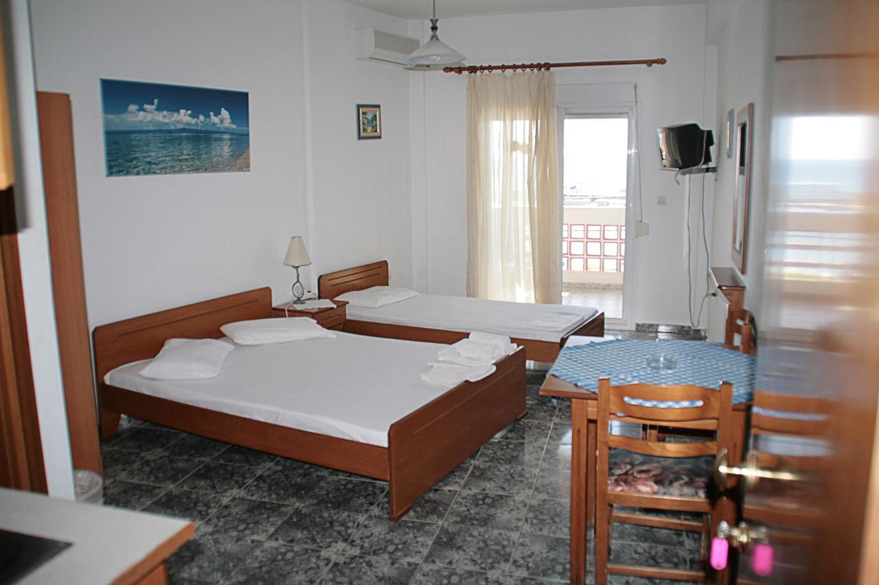 Peristerianos Apartments Nea Skioni Luaran gambar