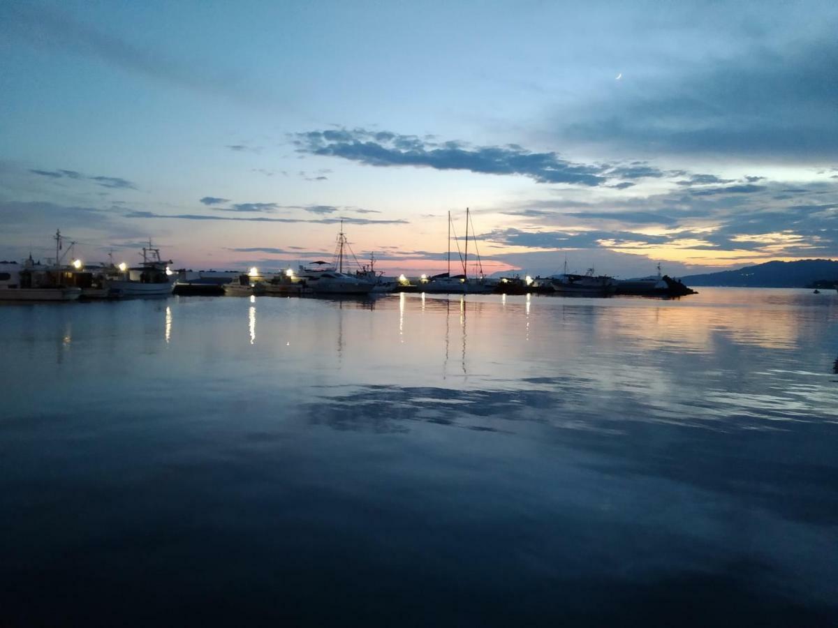 Peristerianos Apartments Nea Skioni Luaran gambar